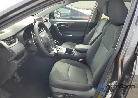 2023 Toyota Rav4 Xle z USA, uszkodzony, nr VIN 4T3RWRFV0PU094951